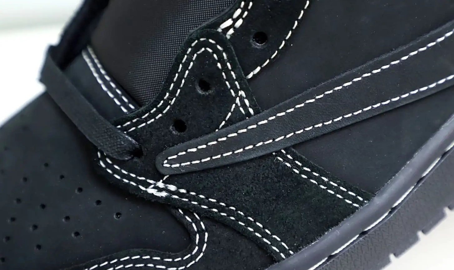 NIKE LOW AIR X PHANTOM” “BLACK TRAVIS SCOTT OG JORDAN 1 0614